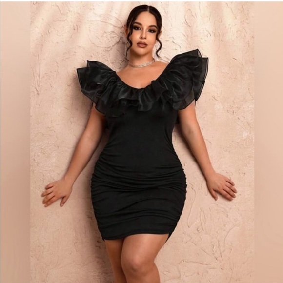 BLACK RUFFLE COLLAR RUCHED BODY CON PARTY DRESS - Picture 4 of 11